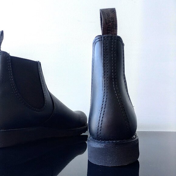 Red Wing Heritage Men Classic Chelsea Boots in Durable Black Harness-Made in USA main image 4